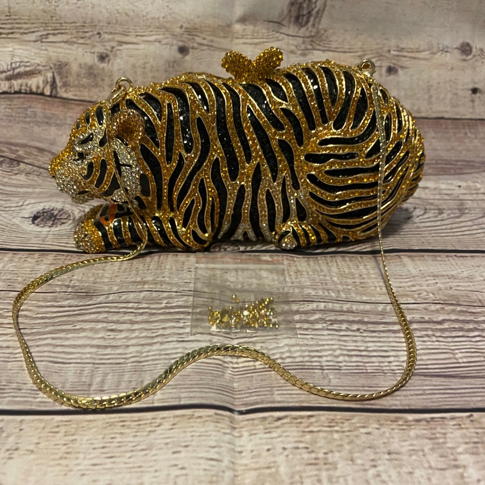 ⭐️Tiger Gold Crystal Clutch Purse💛🖤
